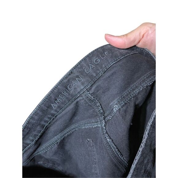 American Eagle Distressed Mom Shorts Size 10 - Picture 7 of 9
